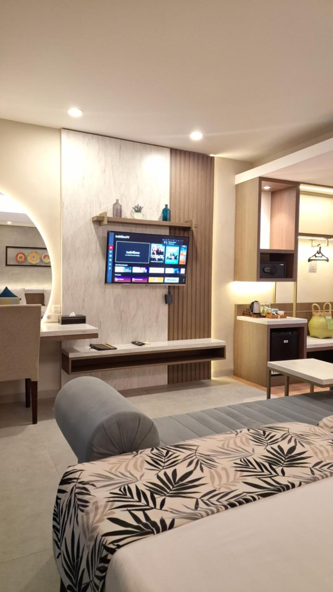 Hotel Sriti Magelang Buitenkant foto