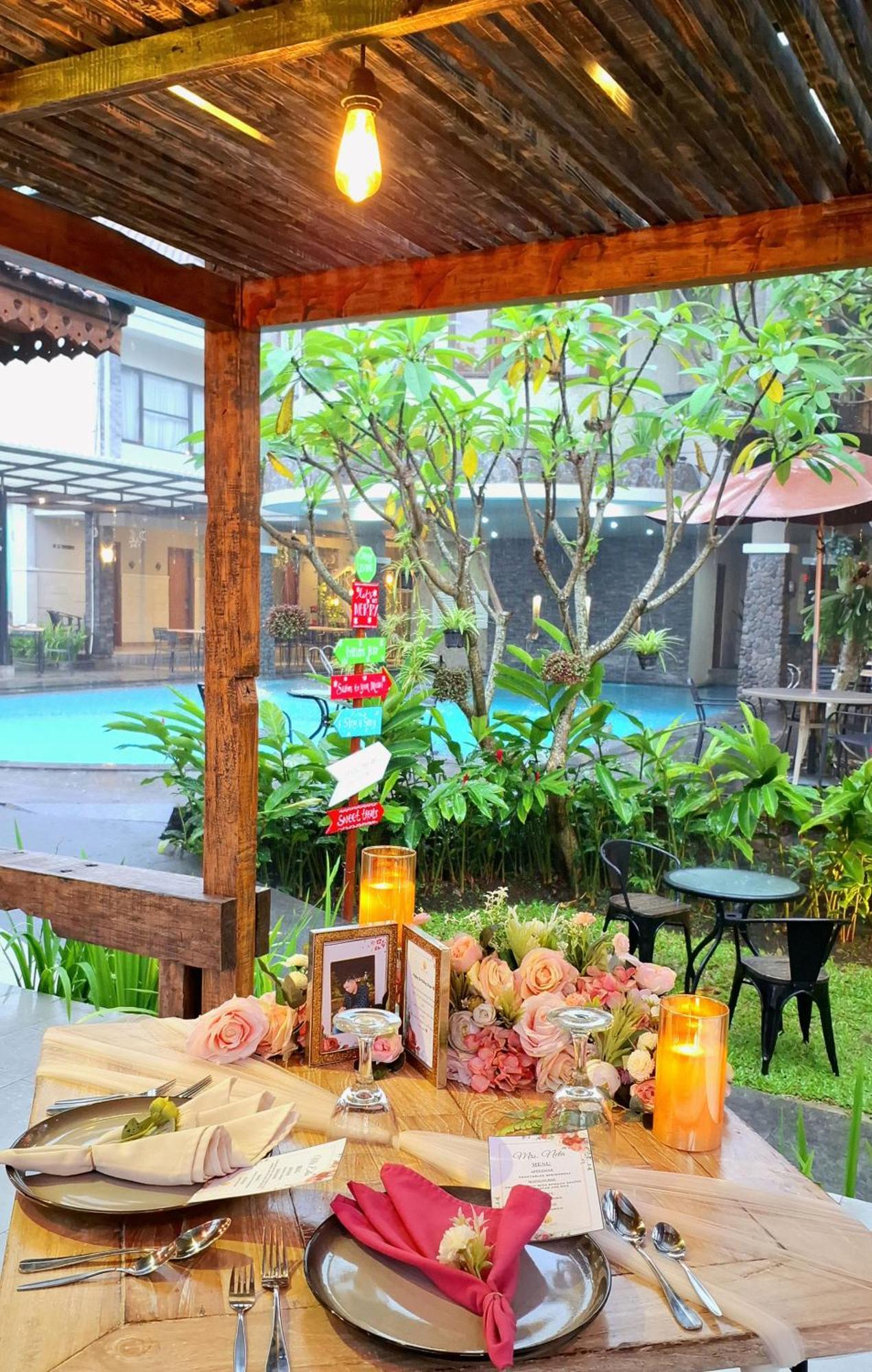 Hotel Sriti Magelang Buitenkant foto