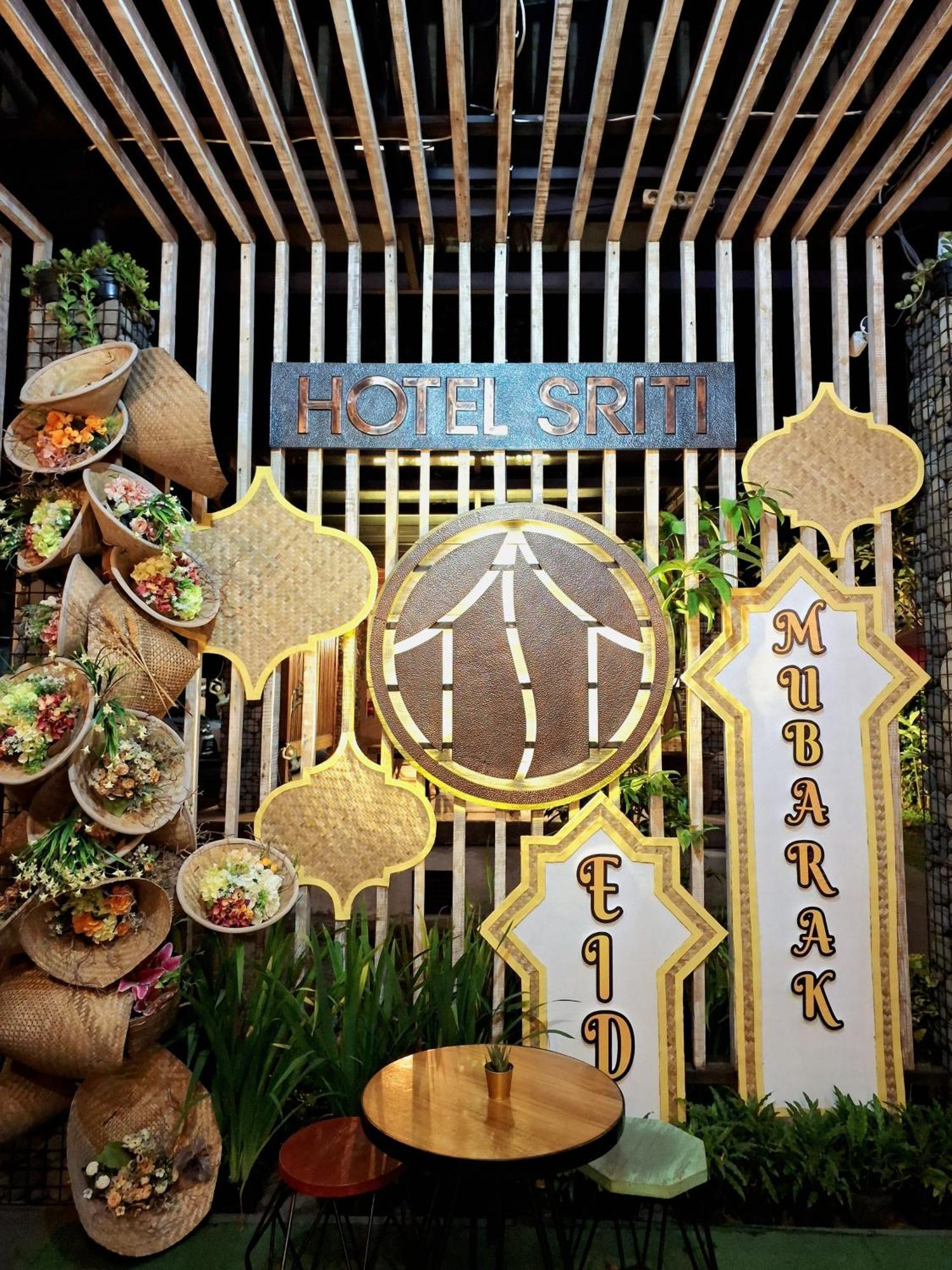Hotel Sriti Magelang Buitenkant foto